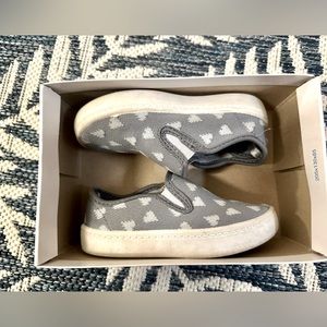 Loved Carter’s slip-on heart sneaker (size 8 toddler)